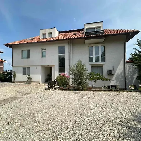 под наем понтика *