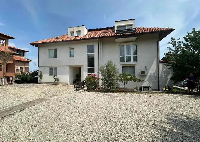 под наем понтика *